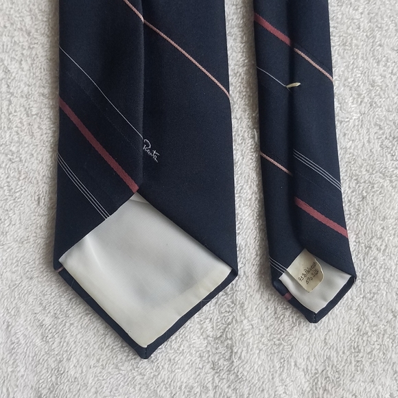 Oscar de la Renta - Picture 7 of 13